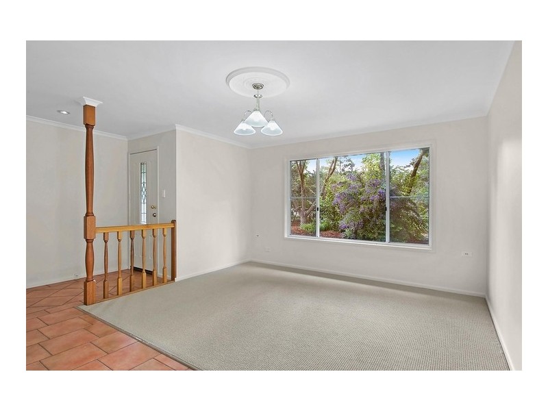 8 Whispering Pines Drive, Highfields QLD 4352