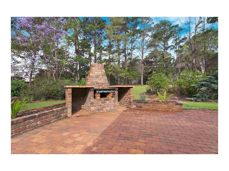 8 Whispering Pines Drive, Highfields QLD 4352