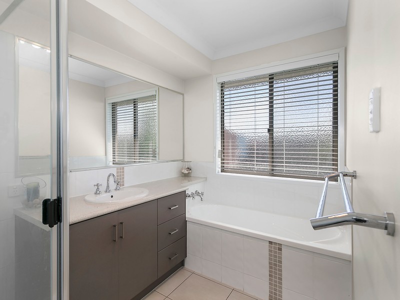 43 Woleebee Drive, Glenvale QLD 4350
