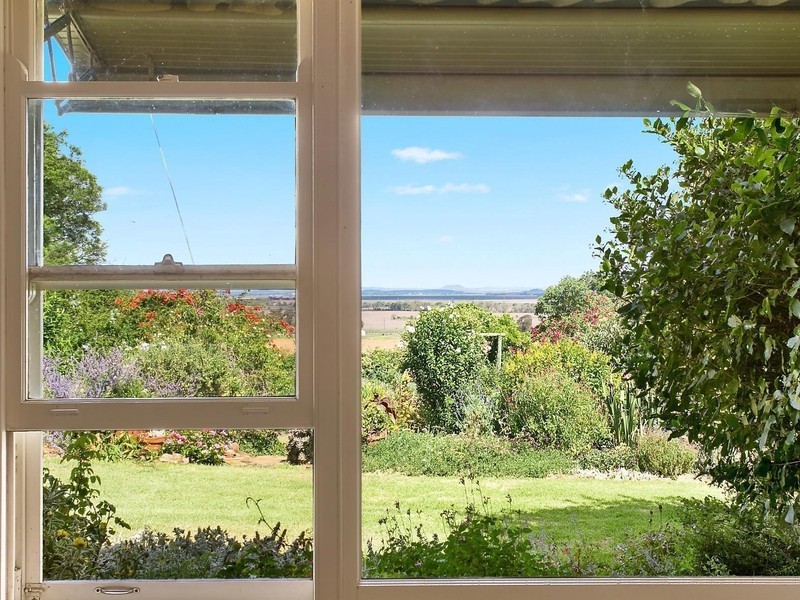 33 Rutledge Road, Jondaryan QLD 4403