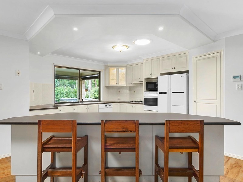 1 Leanne Court, Highfields QLD 4352