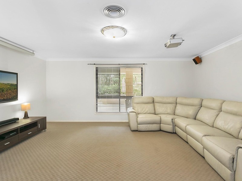 1 Leanne Court, Highfields QLD 4352