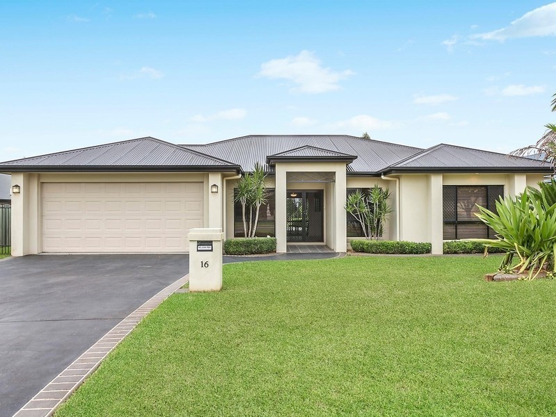 16 Mather Street, Highfields QLD 4352