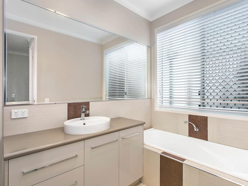 294 Ramsay Street, Middle Ridge QLD 4350