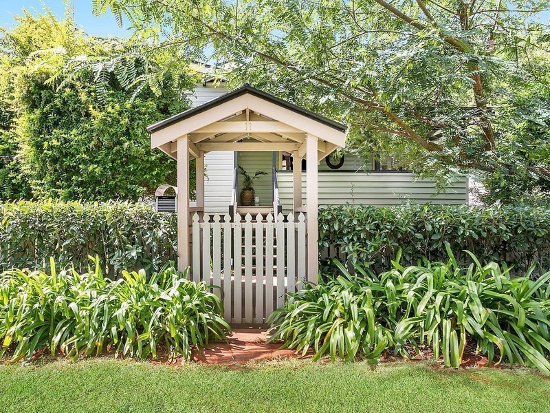 11 Leonard Street, East Toowoomba QLD 4350