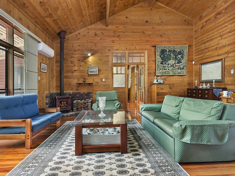 18 Grey Gums Drive, Blue Mountain Heights QLD 4350