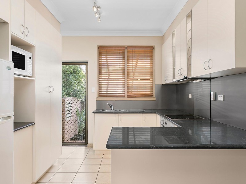 6 Lewis Street, Harristown QLD 4350