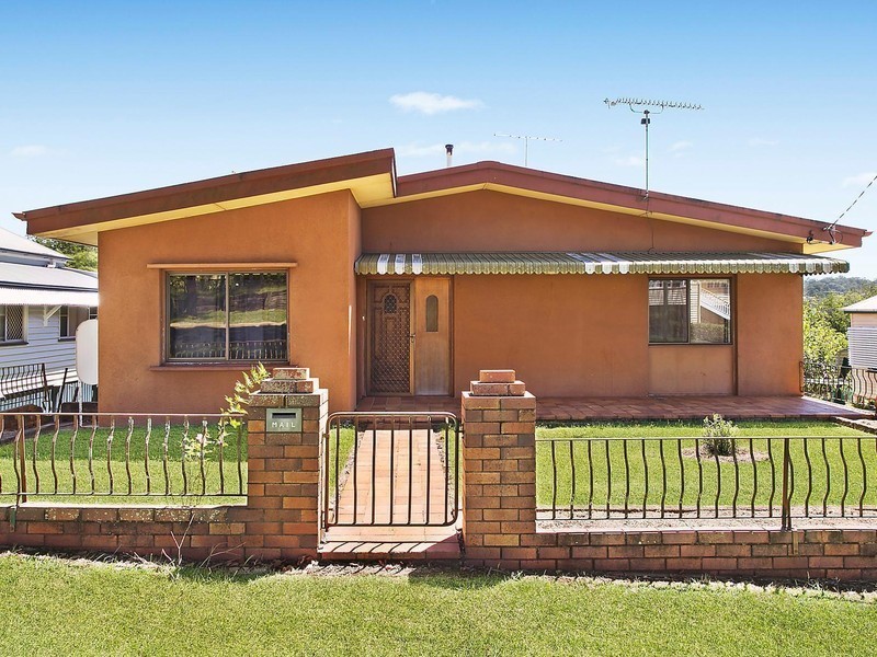 11 Cumming Street, North Toowoomba QLD 4350