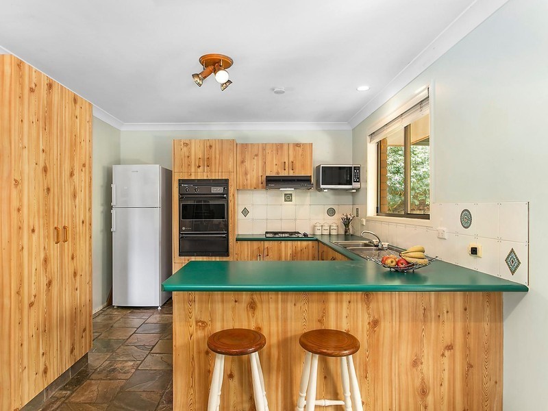 16 Hillview Crescent, Gowrie Junction QLD 4352