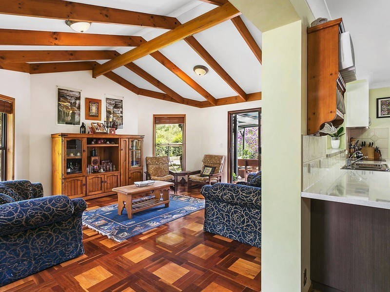 10 Grey Gums Drive, Blue Mountain Heights QLD 4350