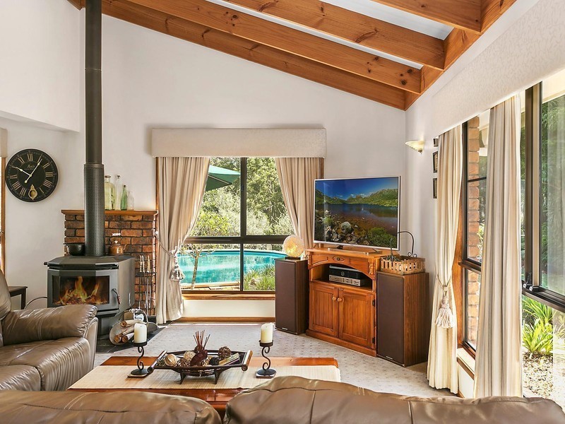 10 Grey Gums Drive, Blue Mountain Heights QLD 4350