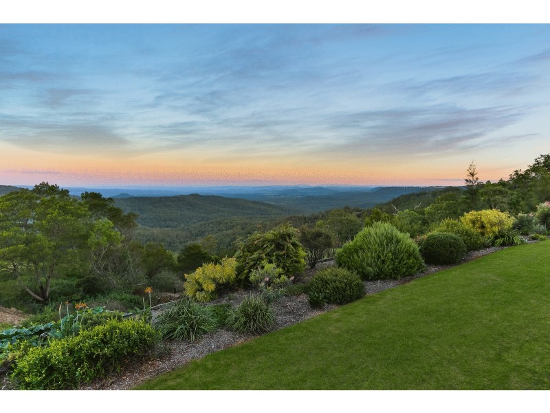 3 Keira Court, Blue Mountain Heights QLD 4350