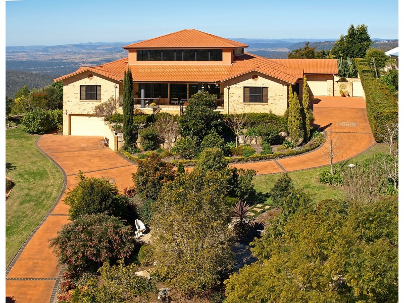 3 Keira Court, Blue Mountain Heights QLD 4350