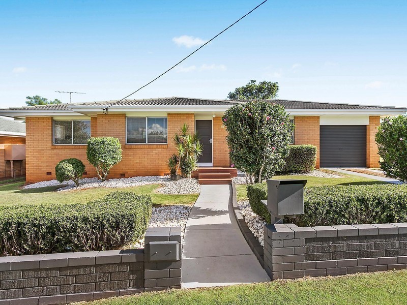 12 Merino Street, Harristown QLD 4350