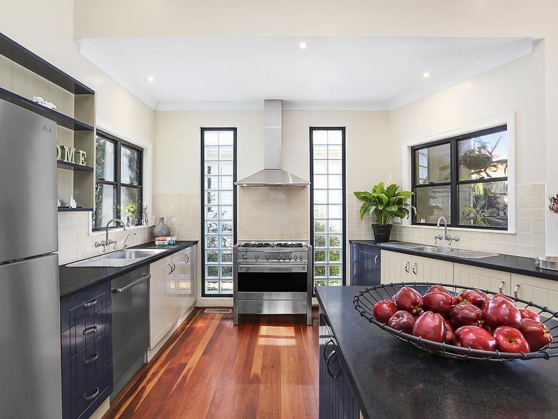 10 Campbell Street, East Toowoomba QLD 4350