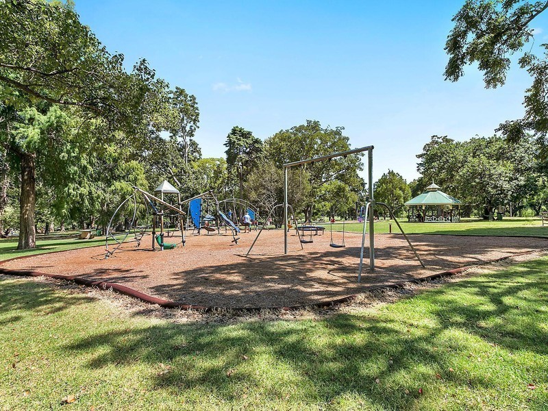 4 Arthur Street, East Toowoomba QLD 4350