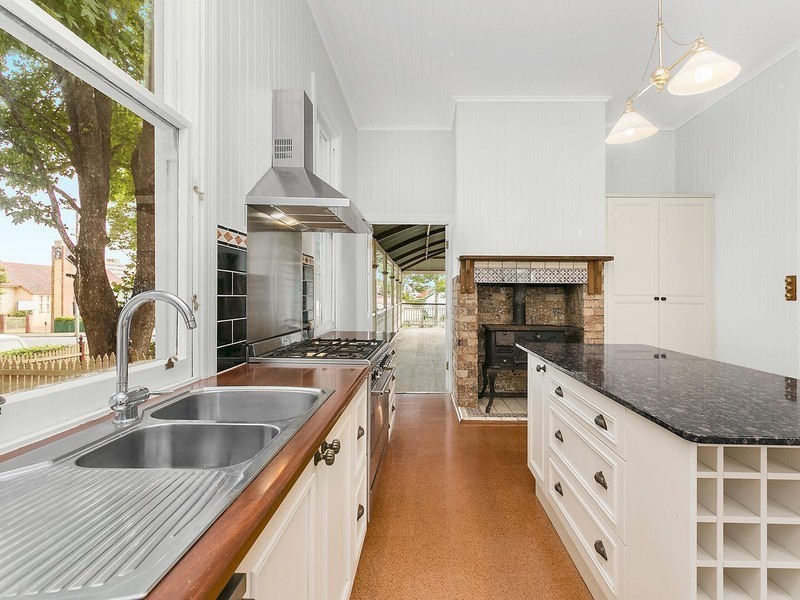 37 Godsall Street, East Toowoomba QLD 4350