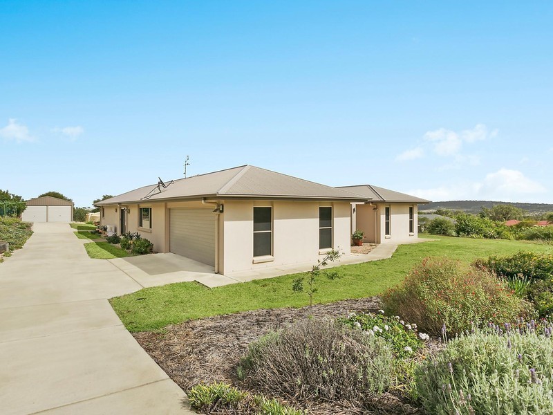 1 Ella Court, Cotswold Hills QLD 4350