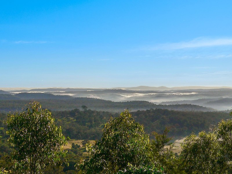 80 Forest Drive, Hampton QLD 4352