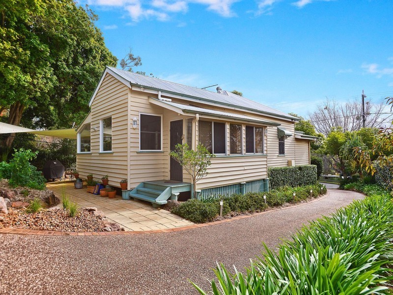 12 Bridge Street, East Toowoomba QLD 4350