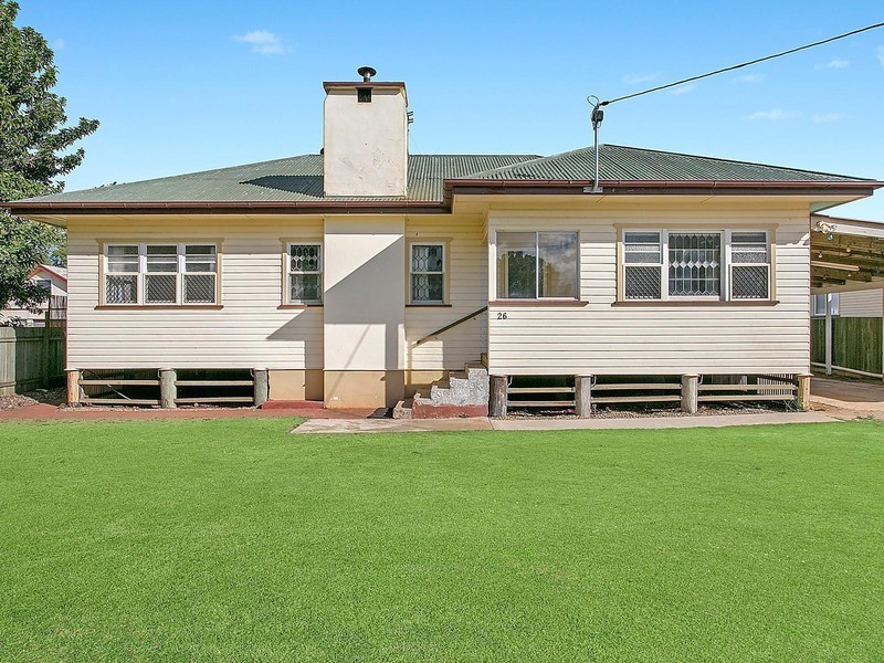 26 Buckland Street, Harristown QLD 4350
