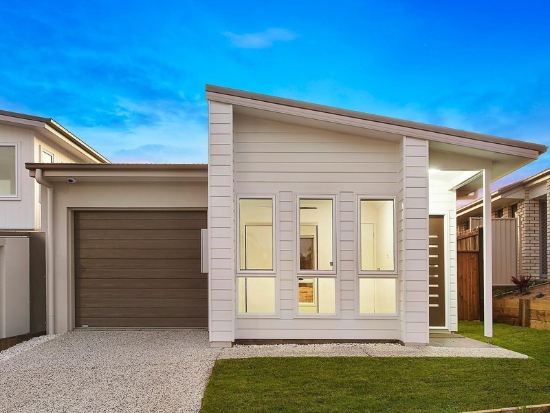 27 Cinnamon Drive, Glenvale QLD 4350