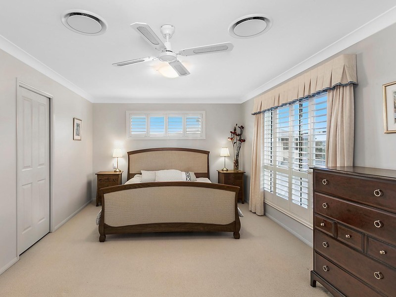 3 Vanham Close, Middle Ridge QLD 4350