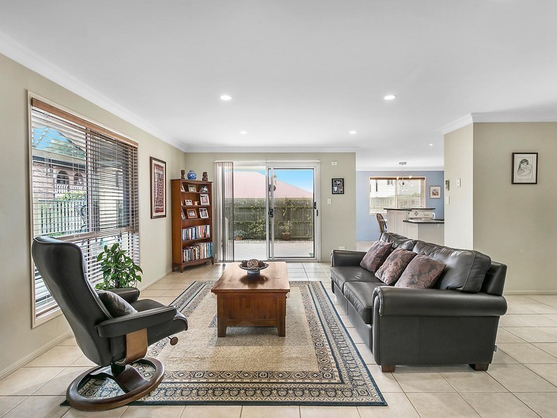3 Vanham Close, Middle Ridge QLD 4350