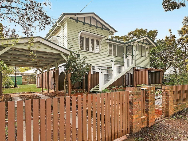 35 Moloney Street, North Toowoomba QLD 4350