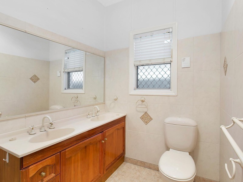 7 Leichhardt Street, Centenary Heights QLD 4350