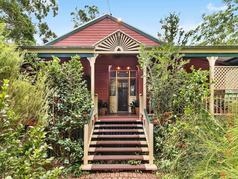 18 Grey Gums Drive, Blue Mountain Heights QLD 4350