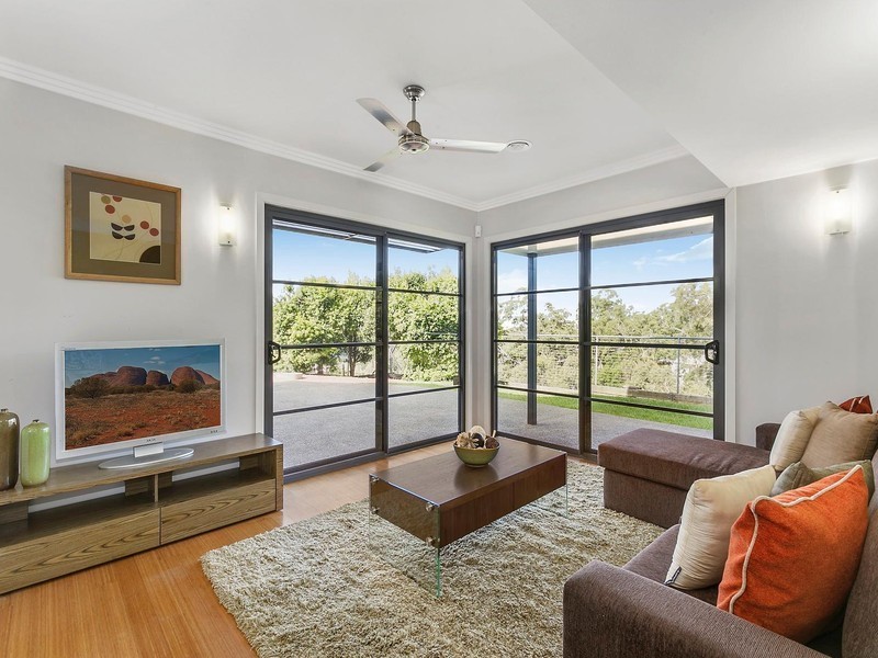 4C Mackenzie Street, Mount Lofty QLD 4350