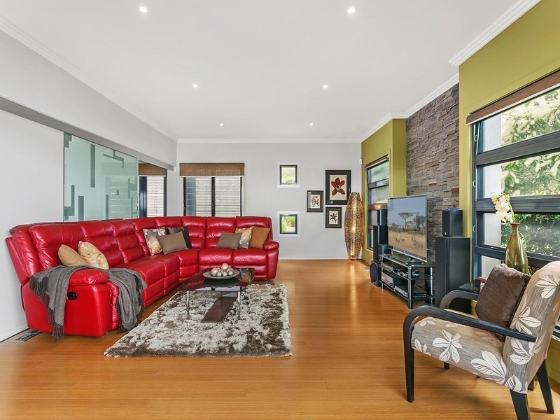 4C Mackenzie Street, Mount Lofty QLD 4350