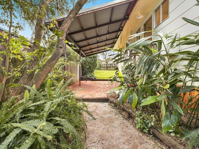 19 Rhyde Street, Mount Lofty QLD 4350