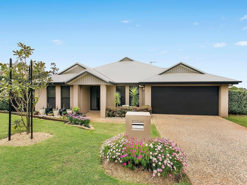 8 Martini Street, Mount Lofty QLD 4350