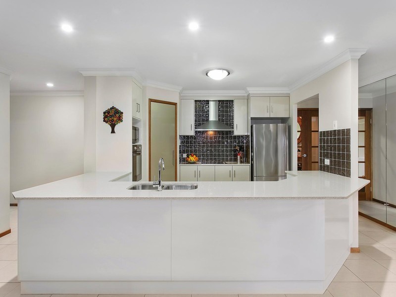 8 Martini Street, Mount Lofty QLD 4350