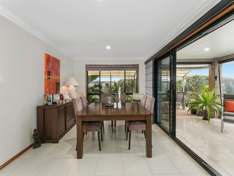 8 Martini Street, Mount Lofty QLD 4350