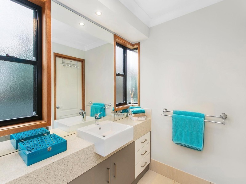 8 Martini Street, Mount Lofty QLD 4350