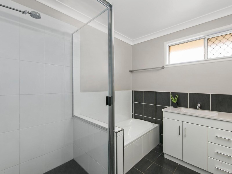 19 Knockator Crescent, Centenary Heights QLD 4350