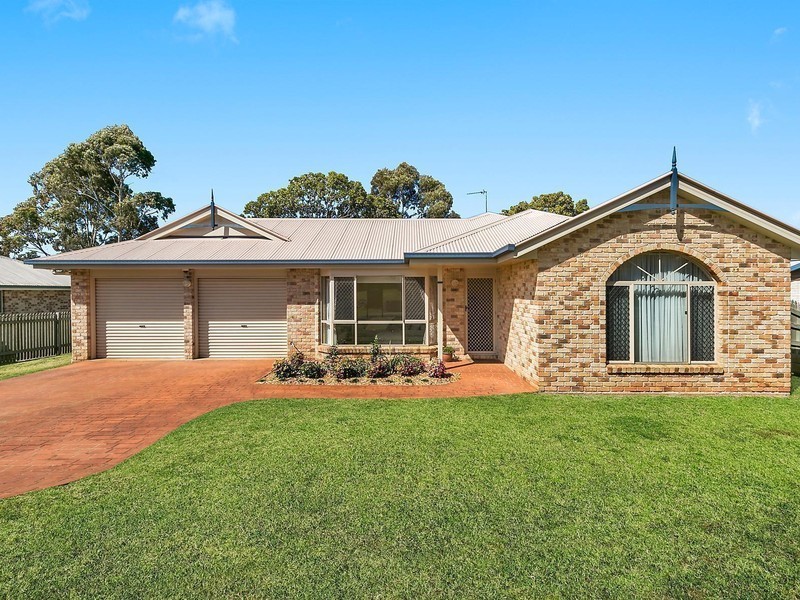 10 Hillcrest Court, Kearneys Spring QLD 4350