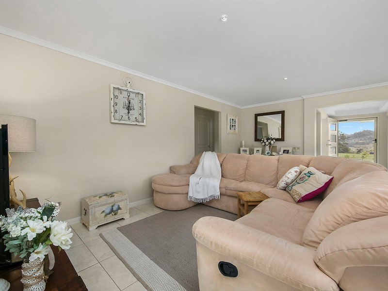 38 Sunset Drive, Glenvale QLD 4350