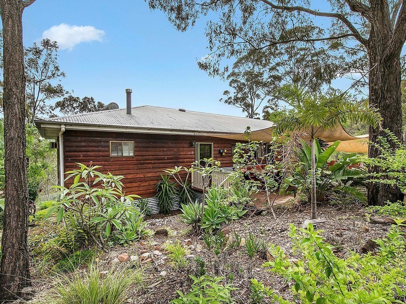 3 Clive Crescent, Withcott QLD 4352