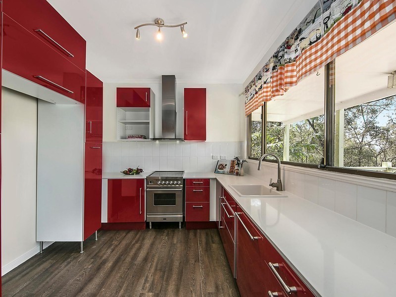 3 Clive Crescent, Withcott QLD 4352