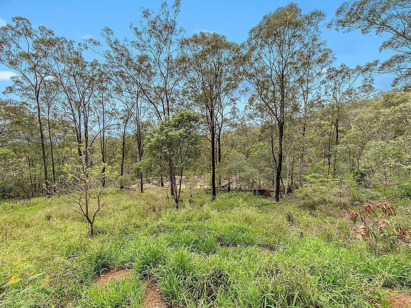 3 Clive Crescent, Withcott QLD 4352