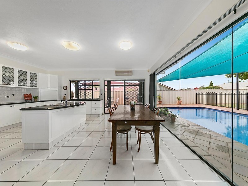 6 Llanwynne Court, Middle Ridge QLD 4350