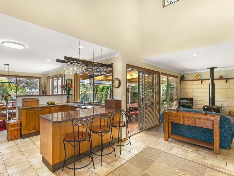 17 Grey Gums Drive, Blue Mountain Heights QLD 4350