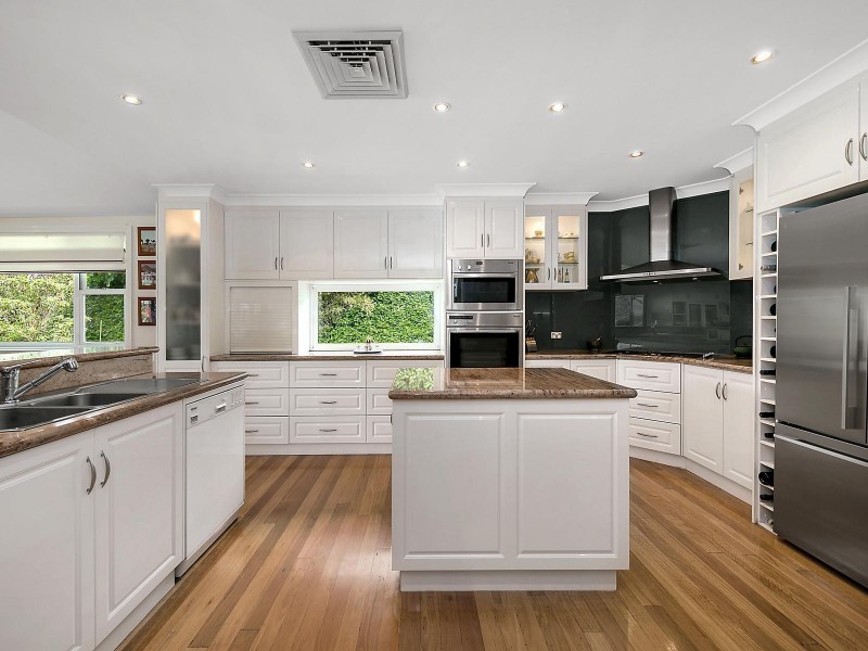 6 Flagstone Creek Road, Middle Ridge QLD 4350