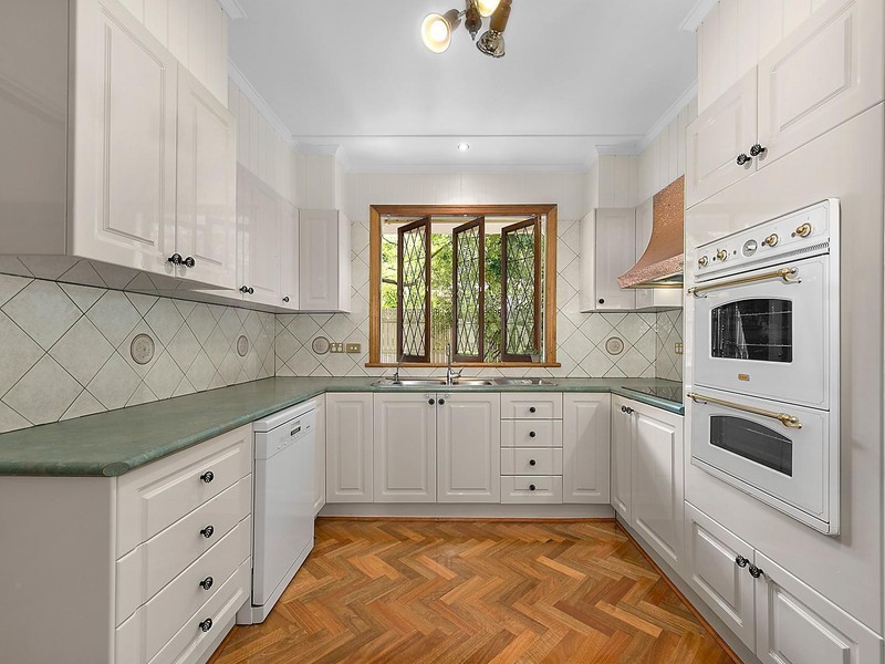 34 Arthur Street, East Toowoomba QLD 4350