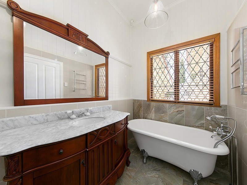 34 Arthur Street, East Toowoomba QLD 4350