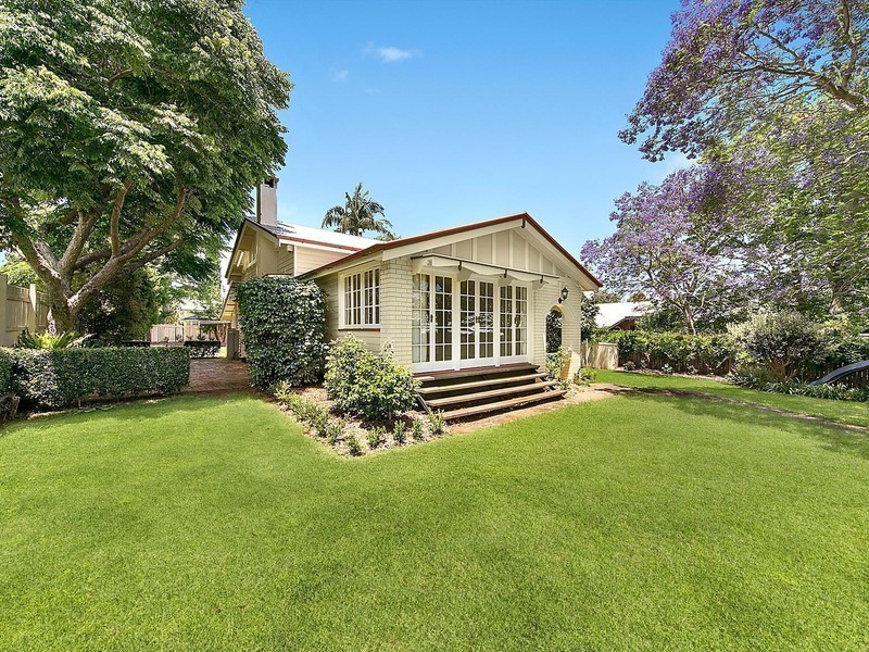 34 Arthur Street, East Toowoomba QLD 4350